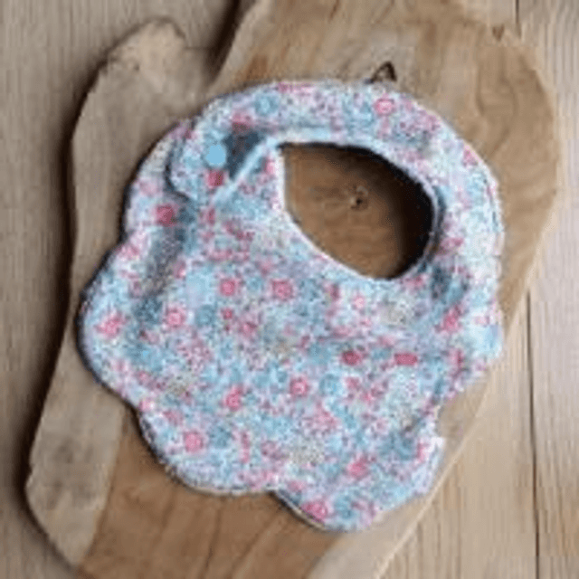 Lot de 2 bavoirs "Les petites fleurs"