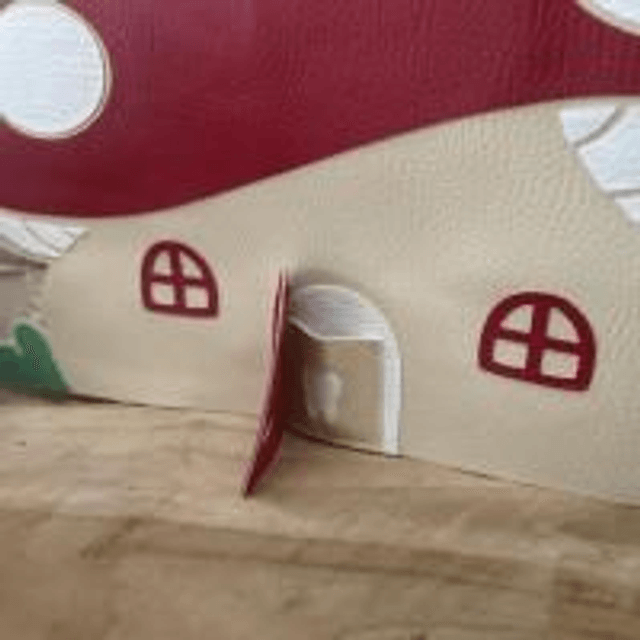 Maison enchantée de la petite souris 
