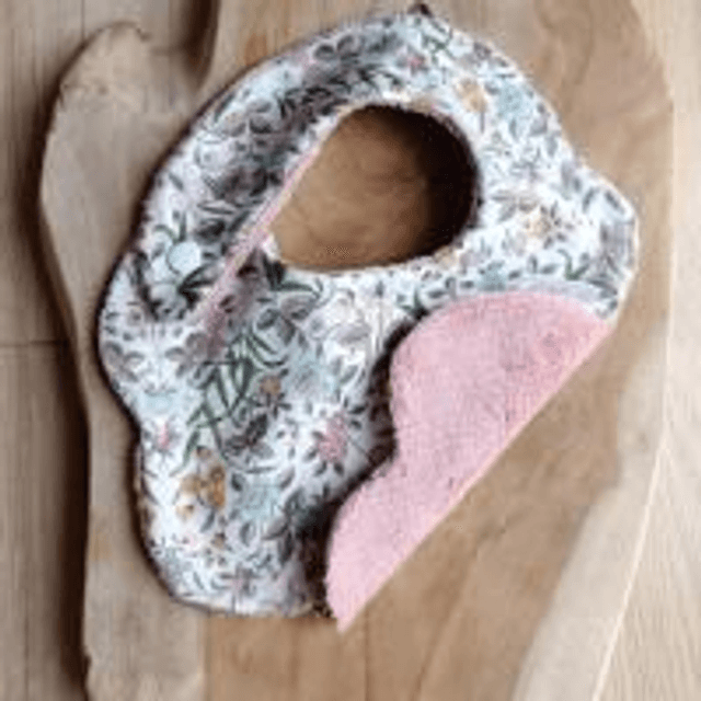 Lot de 2 bavoirs "Les petites fleurs"