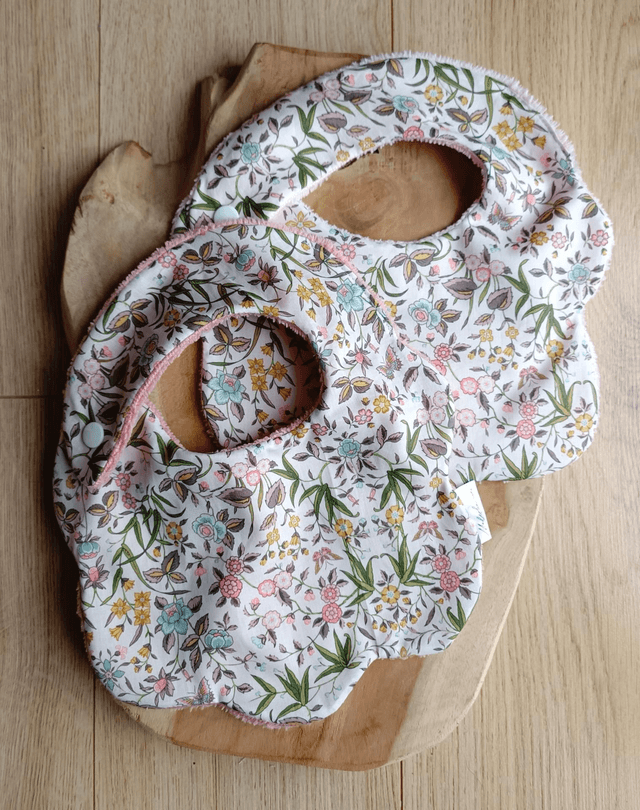 Lot de 2 bavoirs &quot;Les petites fleurs&quot;