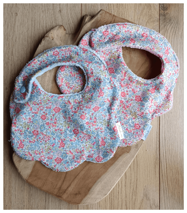 Lot de 2 bavoirs &quot;Les petites fleurs&quot;