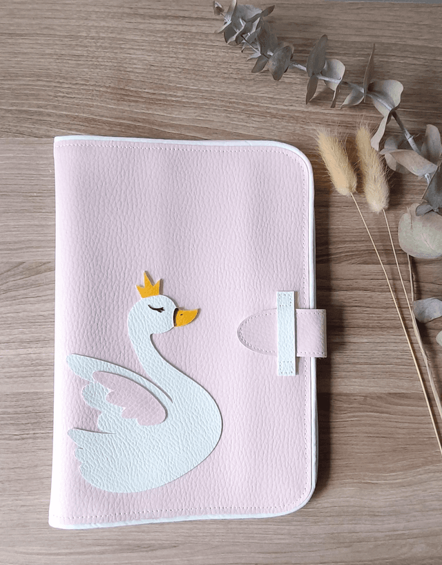 Carnet de santé &quot; La gardienne des cygnes &quot; 