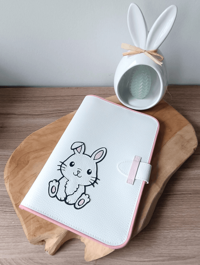 Carnet de santé &quot; Le Lapin Blanc enchanteur&quot;